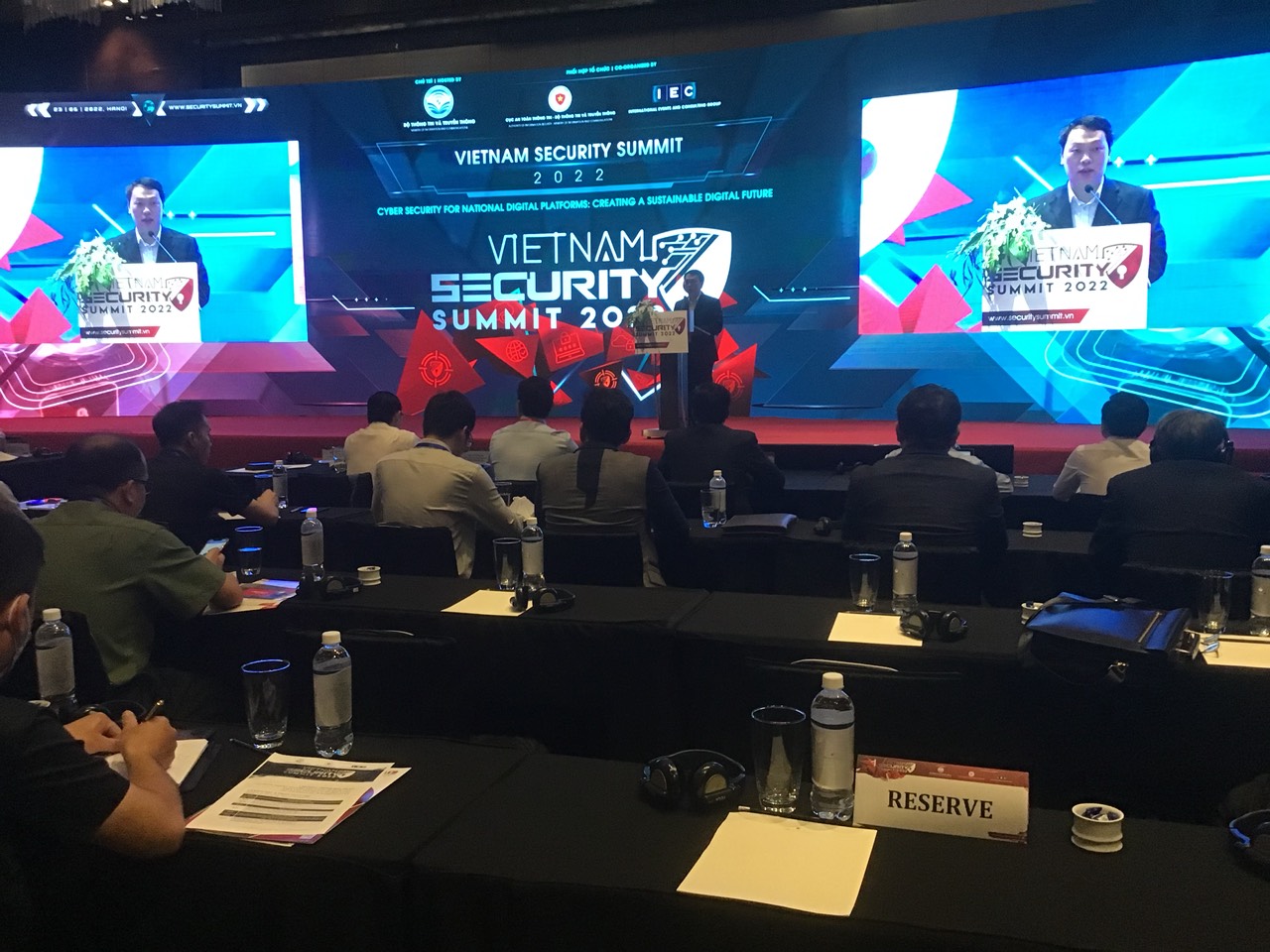 Read more about the article Hội thảo và triển lãm quốc tế An toàn không gian mạng Việt Nam 2022 ( Vietnam Security Summit 2022)